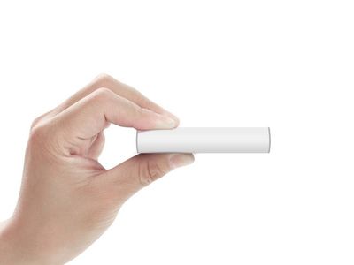 黑白之間，電能出彩——充電寶實(shí)拍創(chuàng)意海報(bào)解析